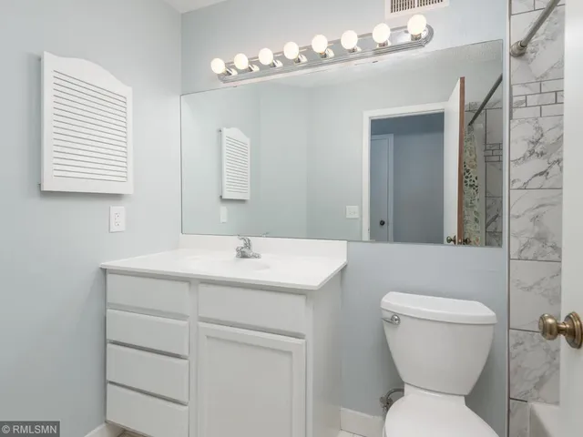 $299,000 | 3050 Shields Drive, Unit 103, Eagan, MN 55121