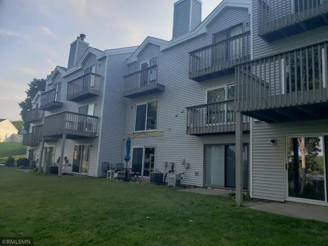 $299,000 | 3050 Shields Drive, Unit 103, Eagan, MN 55121