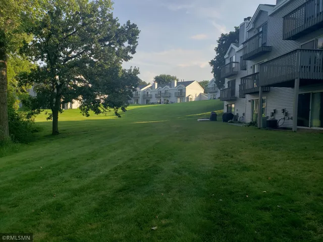 $299,000 | 3050 Shields Drive, Unit 103, Eagan, MN 55121