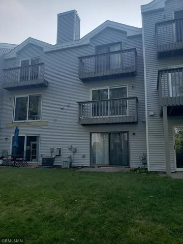 $299,000 | 3050 Shields Drive, Unit 103, Eagan, MN 55121