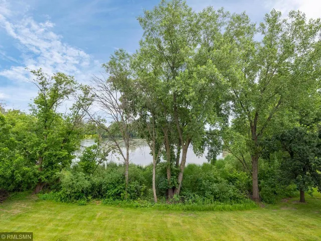 $299,000 | 3050 Shields Drive, Unit 103, Eagan, MN 55121