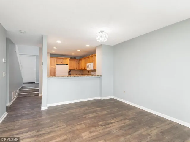 $299,000 | 3050 Shields Drive, Unit 103, Eagan, MN 55121