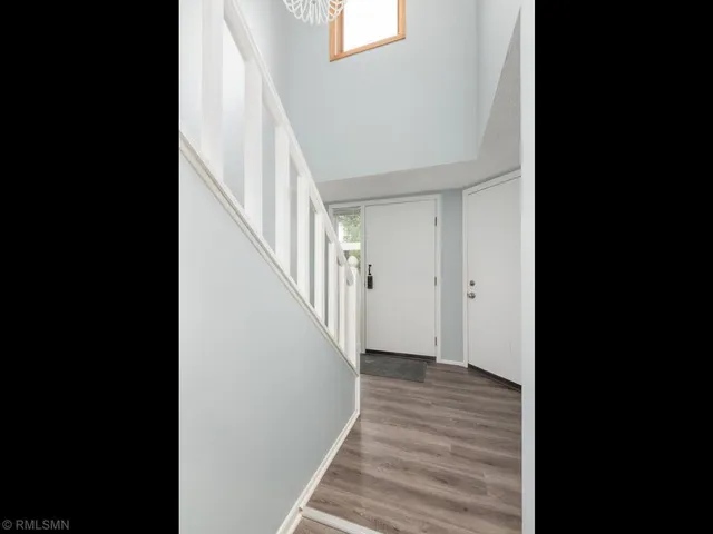 $299,000 | 3050 Shields Drive, Unit 103, Eagan, MN 55121