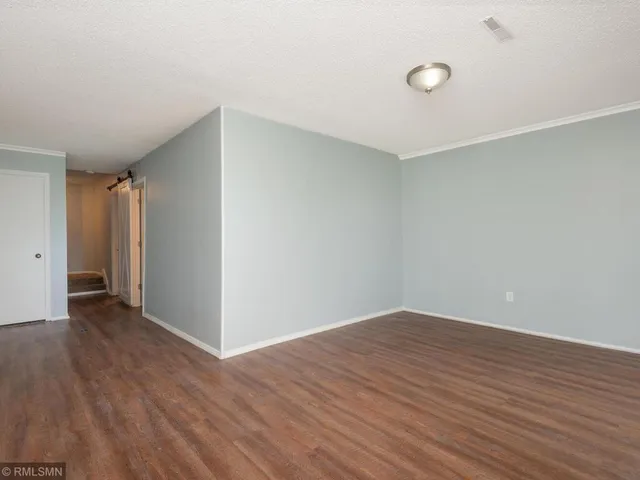 $299,000 | 3050 Shields Drive, Unit 103, Eagan, MN 55121