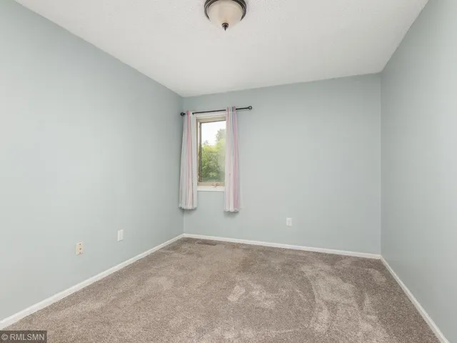 $299,000 | 3050 Shields Drive, Unit 103, Eagan, MN 55121