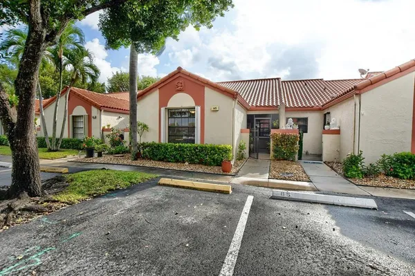 $3,000 | 65 Centennial Court, Deerfield Beach, FL 33442