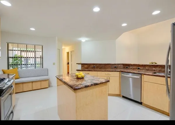 $3,000 | 65 Centennial Court, Deerfield Beach, FL 33442