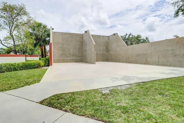 $3,000 | 65 Centennial Court, Deerfield Beach, FL 33442