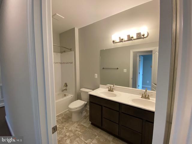 Calverts Run La Plata, MD 20646 - Photo 7 of 12 Hall bath on main level