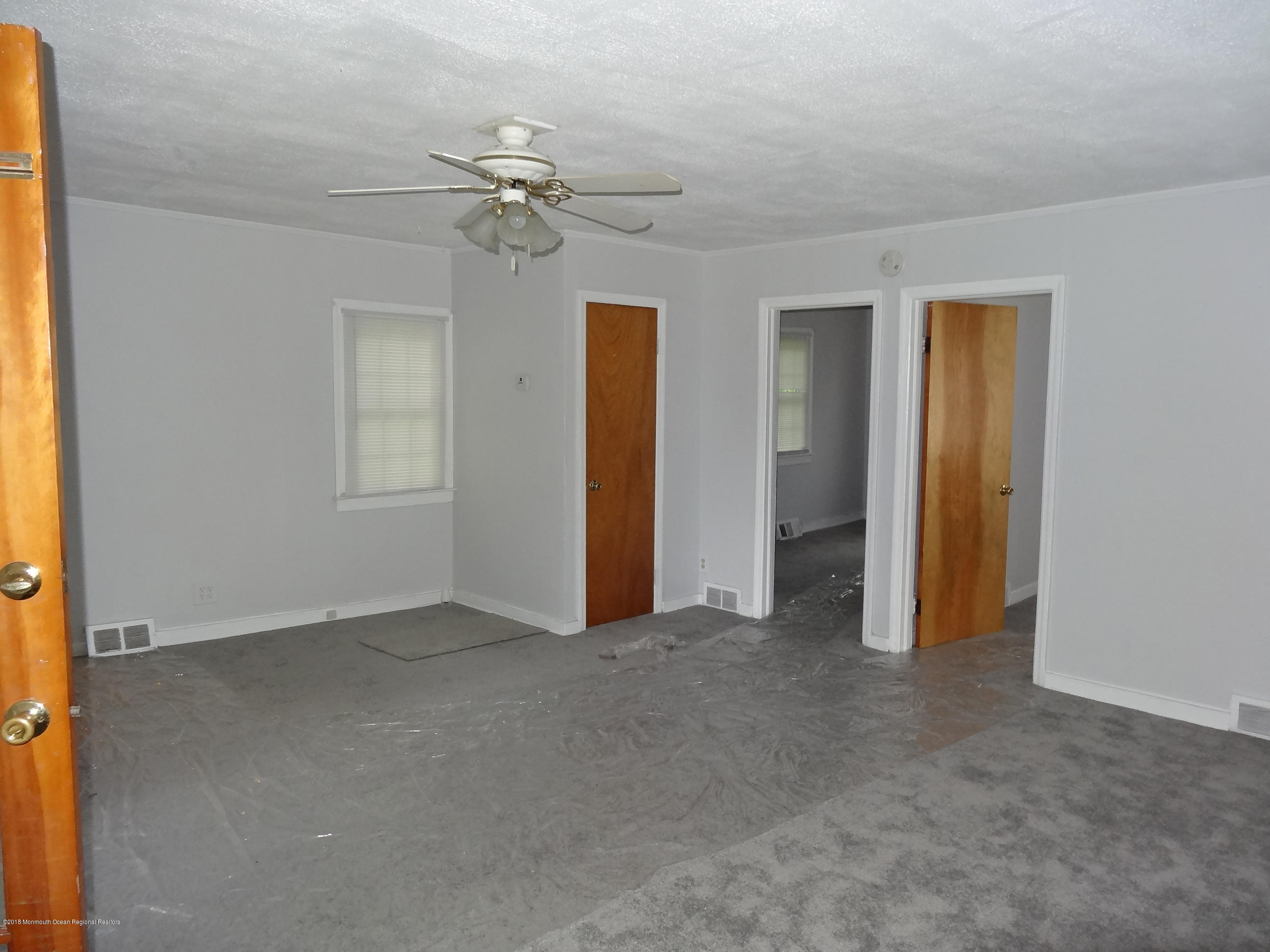 1033 Hope Road Tinton Falls, NJ 07712 - Photo 5 of 16 LR2