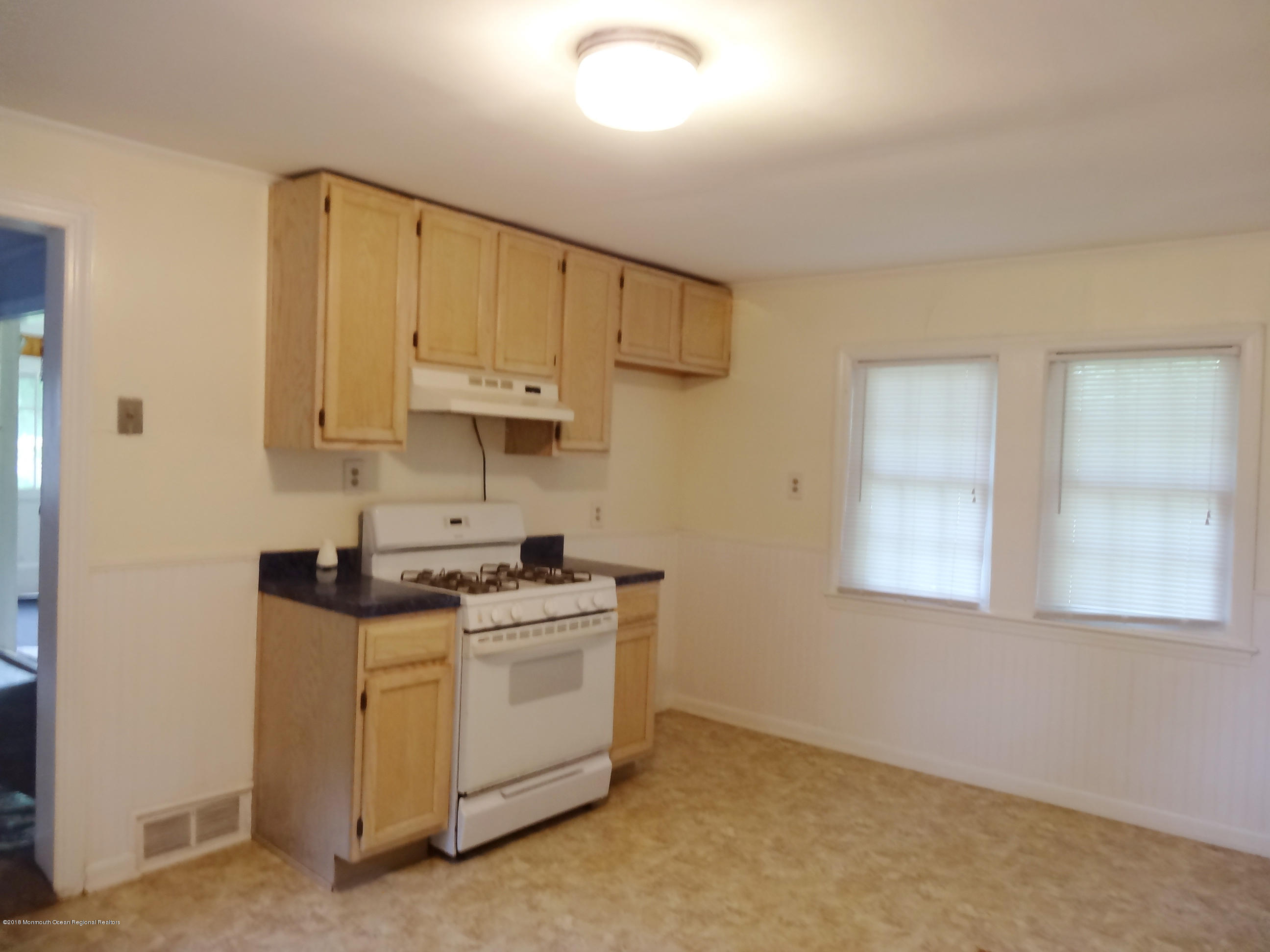 1033 Hope Road Tinton Falls, NJ 07712 - Photo 9 of 16 K4