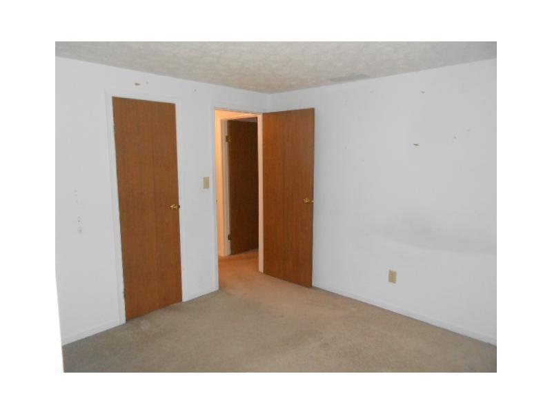 8258 Castle Ridge Lane Indianapolis, IN 46256 - Photo 11 of 14 Gallery Image 11