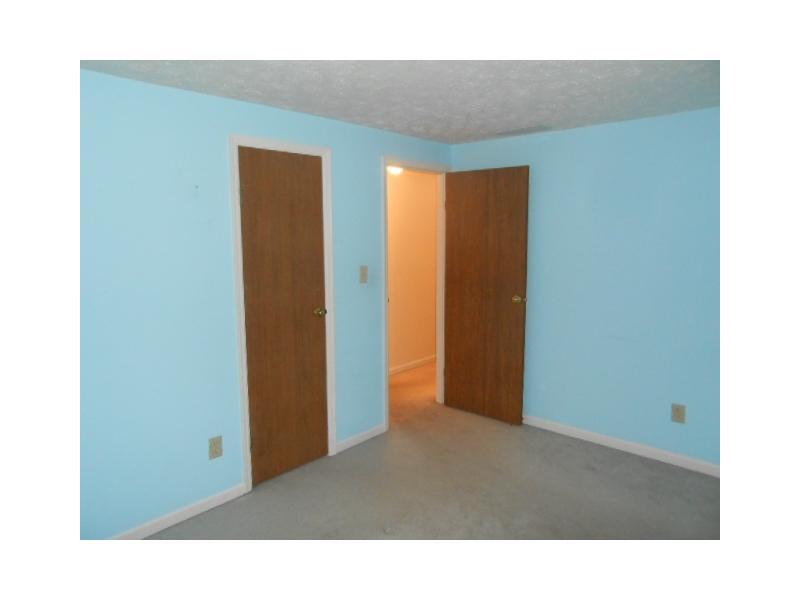 8258 Castle Ridge Lane Indianapolis, IN 46256 - Photo 9 of 14 Gallery Image 9