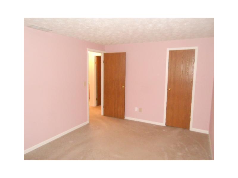 8258 Castle Ridge Lane Indianapolis, IN 46256 - Photo 10 of 14 Gallery Image 10