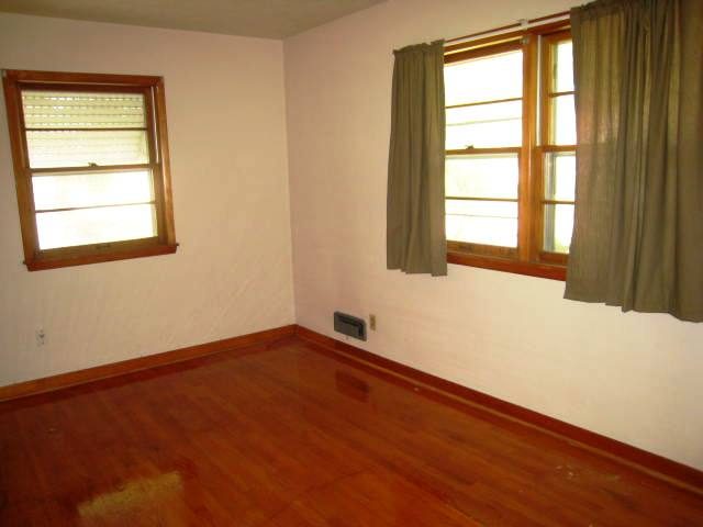 3822 32nd Avenue Moline, IL 61265 - Photo 4 of 9 Gallery Image 4