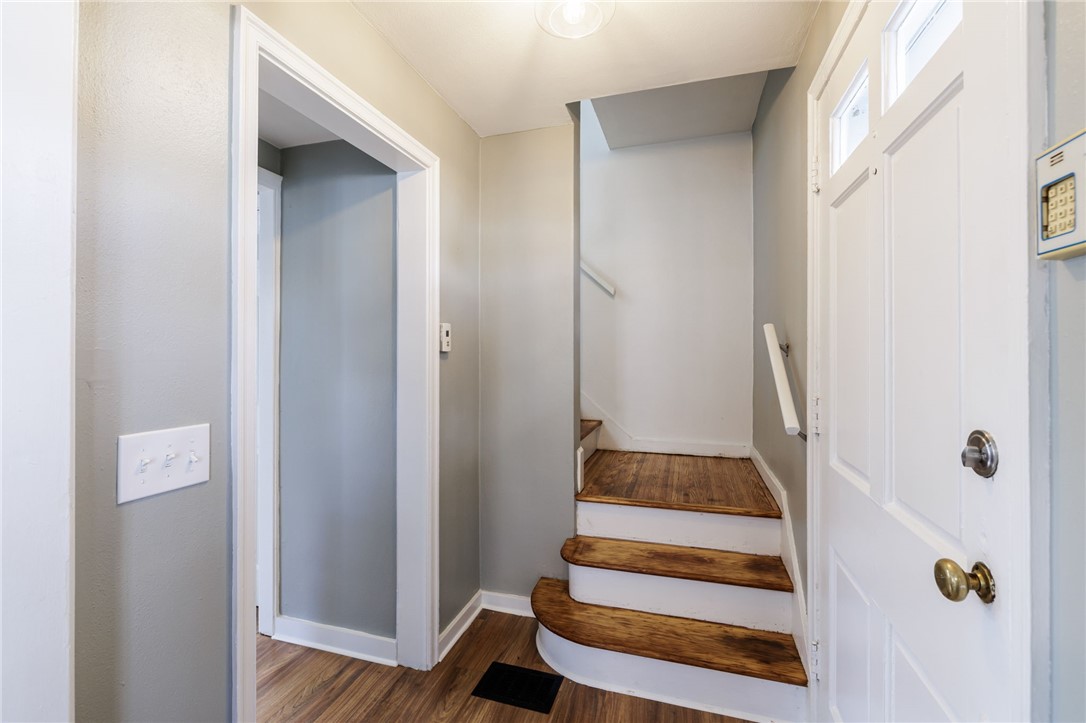 327 Rand Street Rochester, NY 14615 - Photo 9 of 17