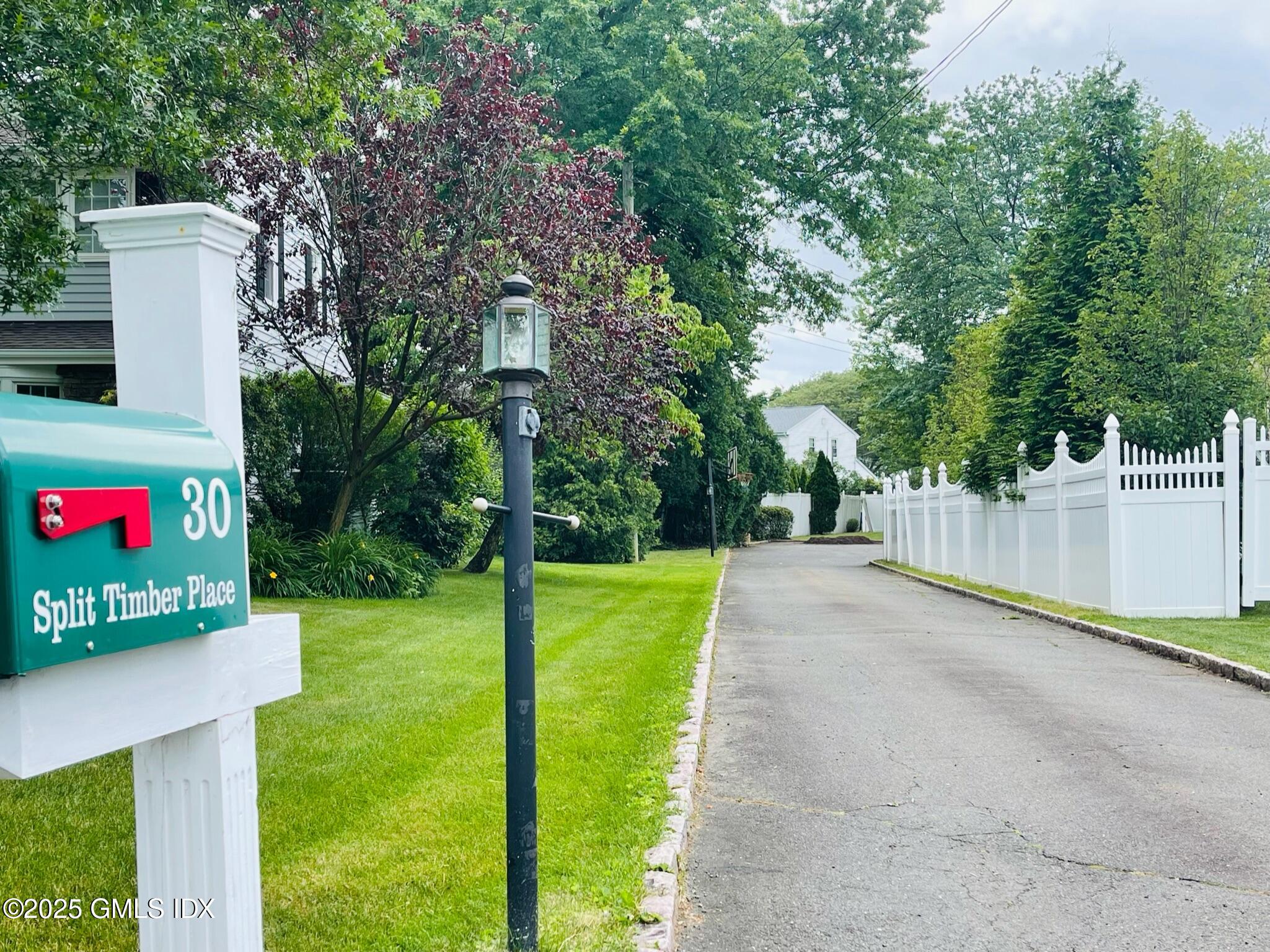 30 Split Timber Place Riverside, CT 06878 - Photo 3 of 49 IMG_0079