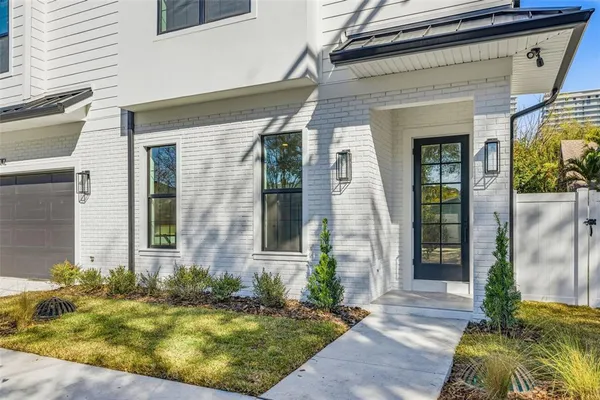 $8,900 | 3012 South Esperanza Avenue, Tampa, FL 33629