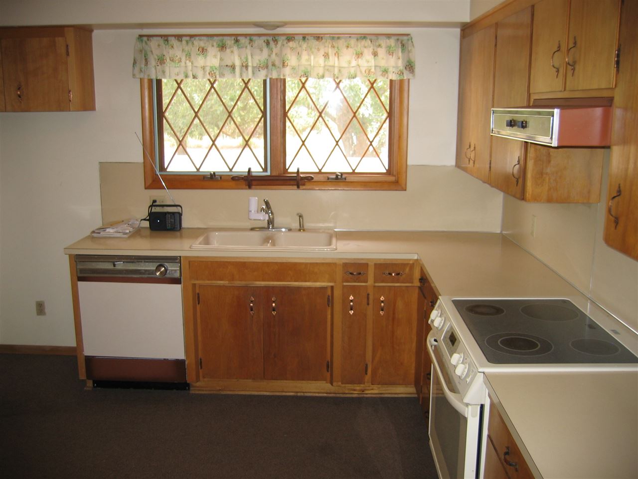 1611 North W Point Road Spokane, WA 99201 - Photo 4 of 20 Gallery Image 4