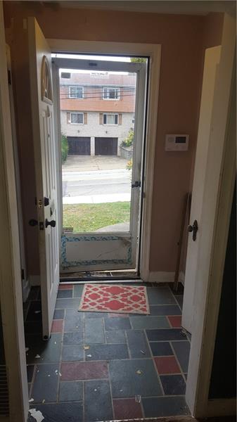 3263 Middletown Road Pittsburgh, PA 15204 - Photo 3 of 18 Gallery Image 3