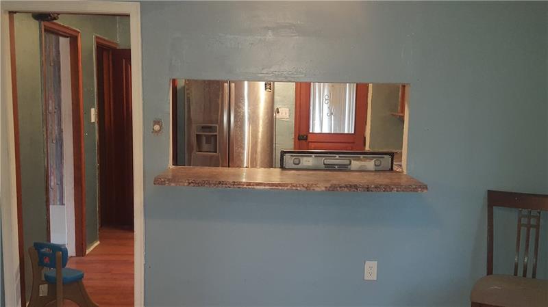3263 Middletown Road Pittsburgh, PA 15204 - Photo 8 of 18 Gallery Image 8