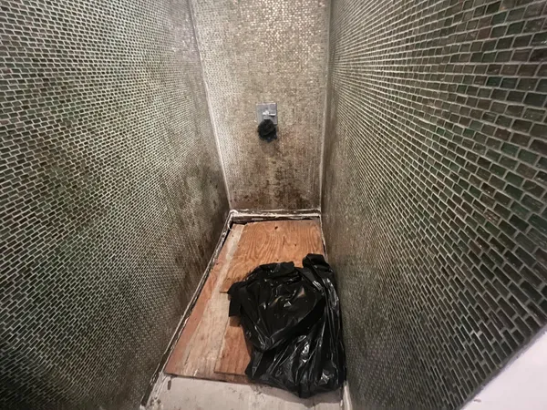 a close up of a shower