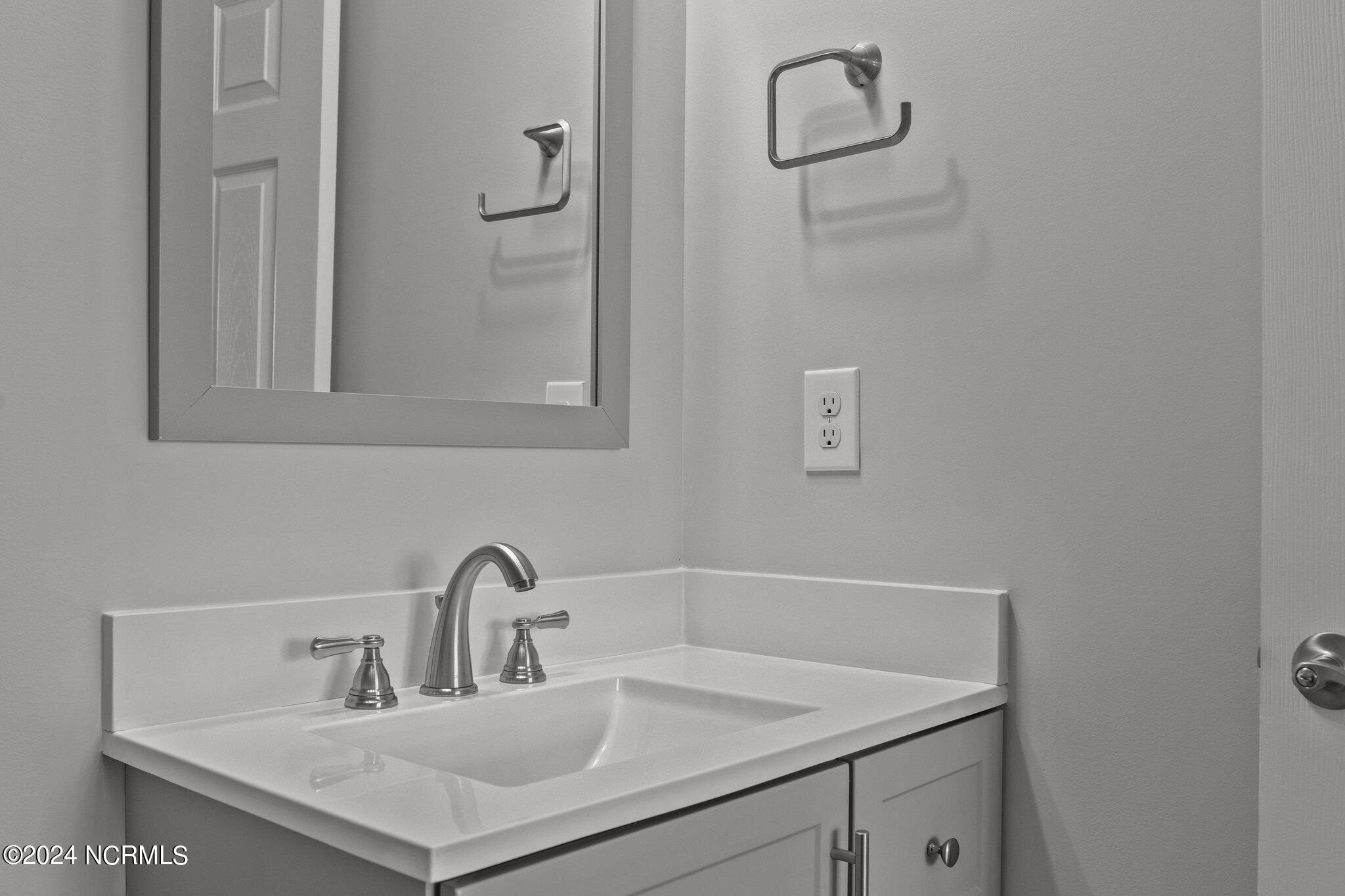 254 Winstead Loop Richlands, NC 28574 - Photo 15 of 36 SIMILAR PHOTO