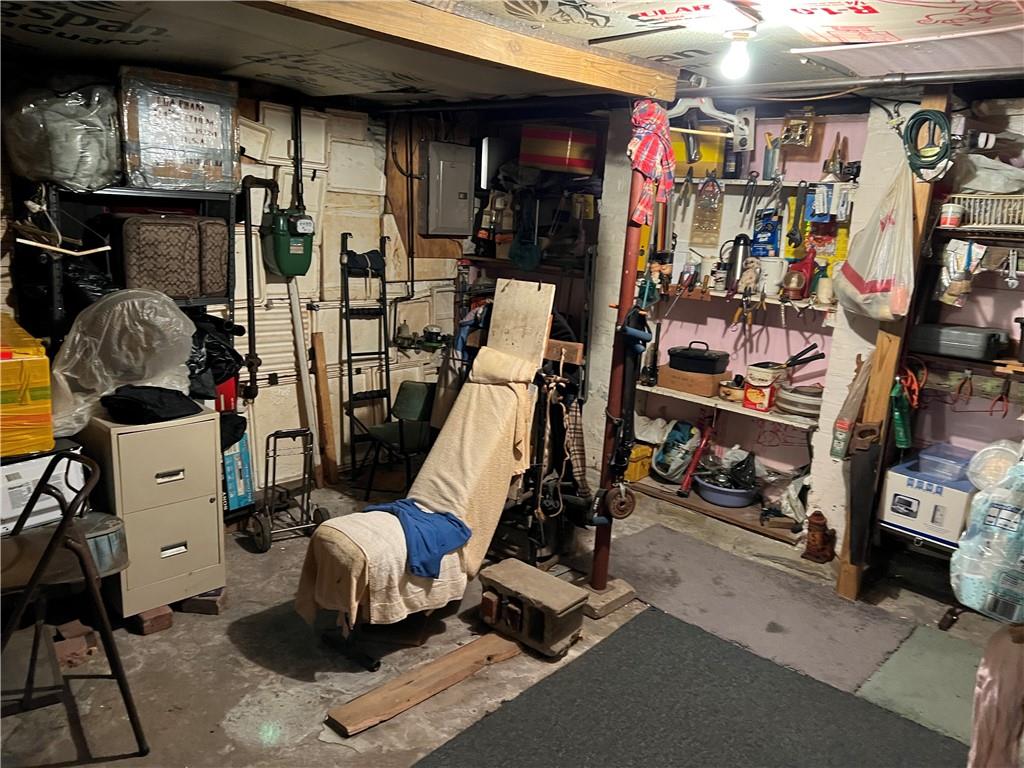 314 North Mathilda Street Pittsburgh, PA 15224 - Photo 8 of 11 a view of a room with gym equipment