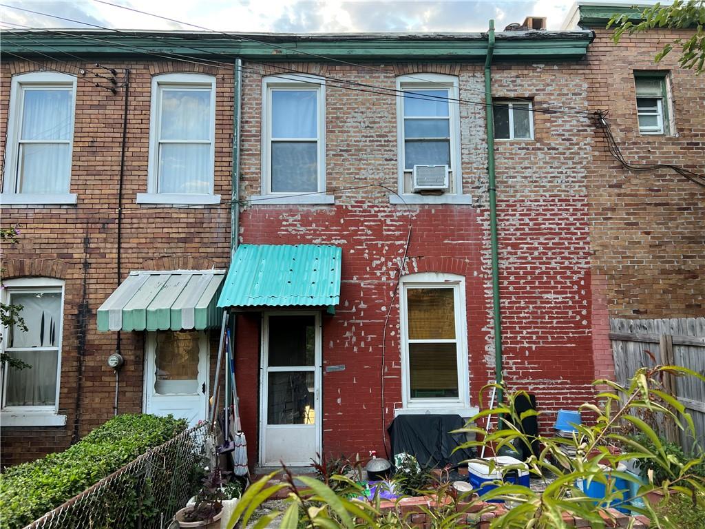 314 North Mathilda Street Pittsburgh, PA 15224 - Photo 10 of 11 a front view of a house