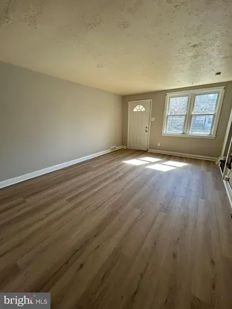 $1,500 | 330 West 21st Street, Chester, PA 19013