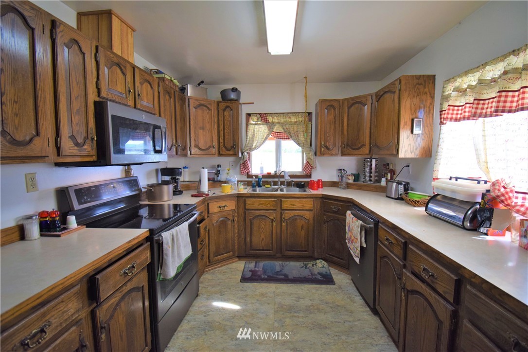 1 Green Road Omak, WA 98841 - Photo 10 of 39