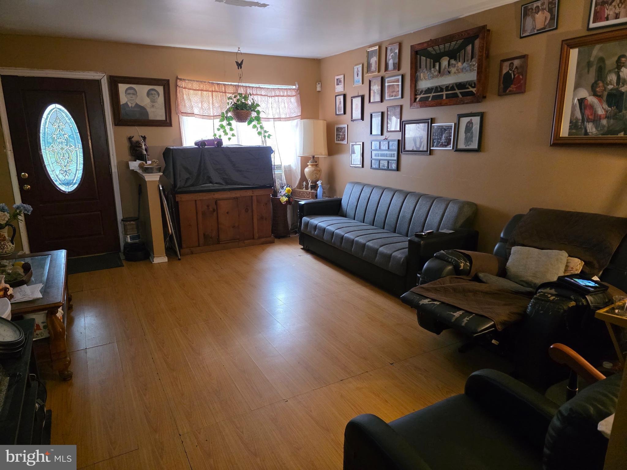1206 Parrish Street Philadelphia, PA 19123 - Photo 7 of 20 Living Room