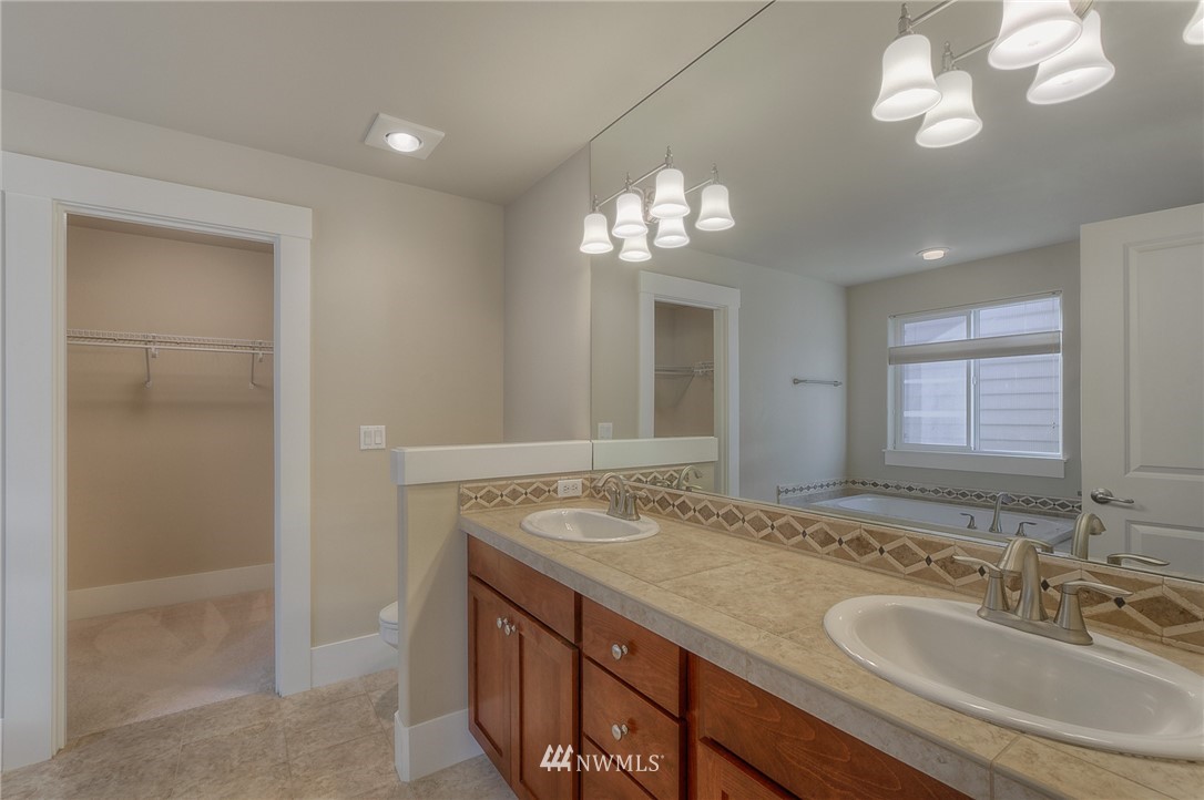 930 Ilwaco Place Northeast Renton, WA 98059 - Photo 17 of 25