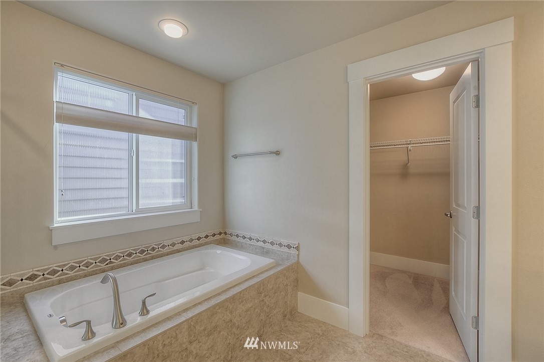 930 Ilwaco Place Northeast Renton, WA 98059 - Photo 19 of 25