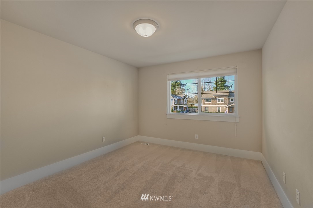 930 Ilwaco Place Northeast Renton, WA 98059 - Photo 22 of 25