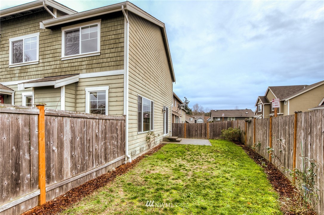 930 Ilwaco Place Northeast Renton, WA 98059 - Photo 24 of 25
