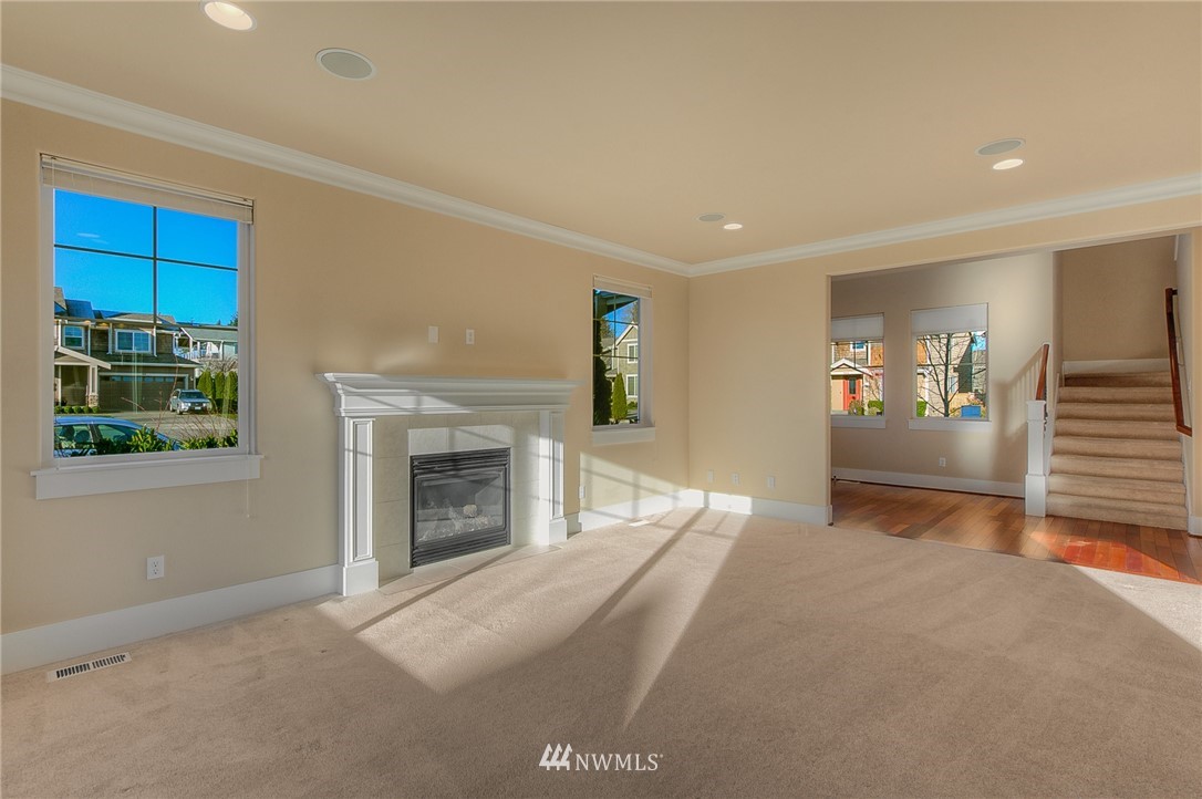 930 Ilwaco Place Northeast Renton, WA 98059 - Photo 7 of 25