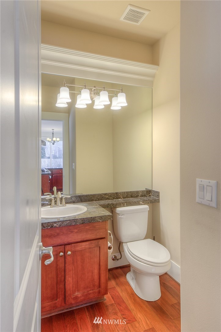 930 Ilwaco Place Northeast Renton, WA 98059 - Photo 9 of 25