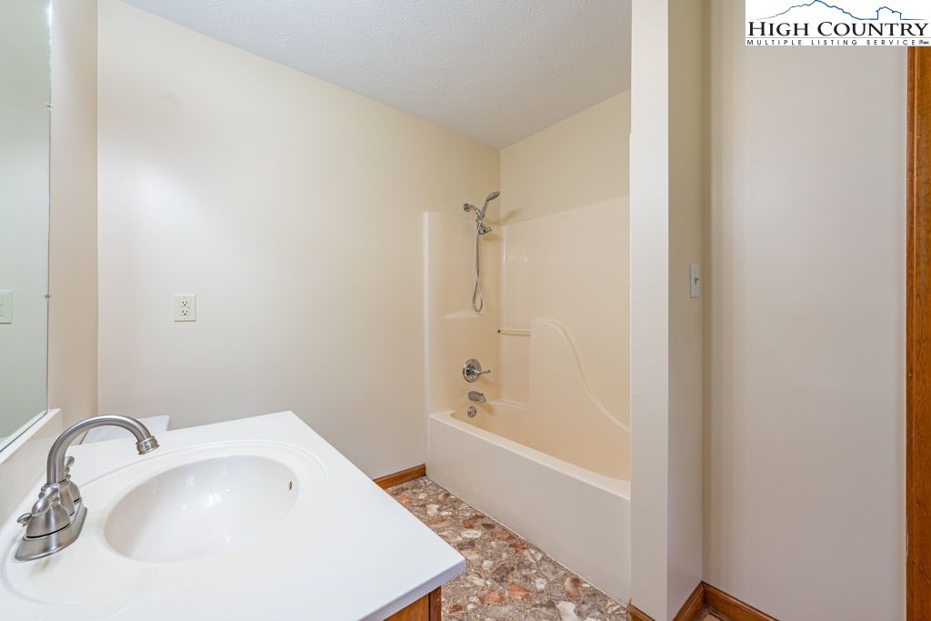 181 Timberlane Extension Boone, NC 28607 - Photo 20 of 33 Gallery Image 20