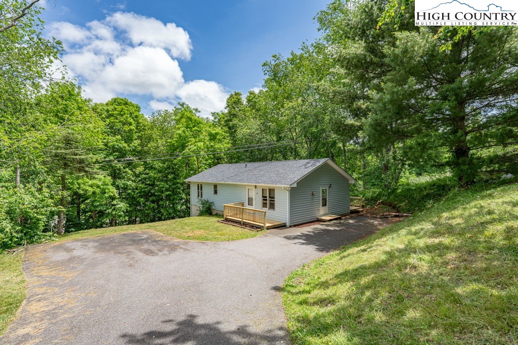 181 Timberlane Extension Boone, NC 28607 - Photo 3 of 33 Gallery Image 3