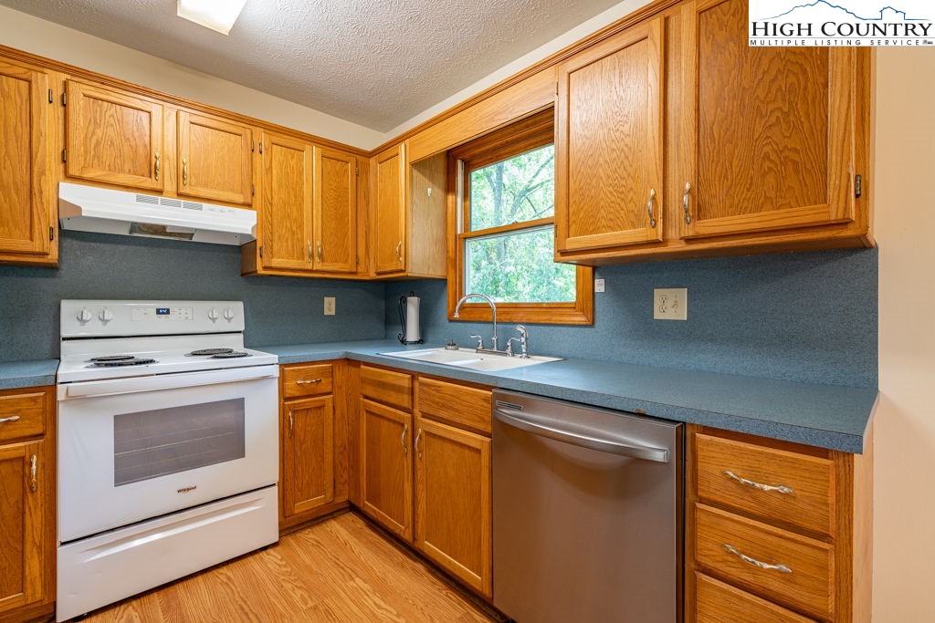 181 Timberlane Extension Boone, NC 28607 - Photo 10 of 33 Gallery Image 10