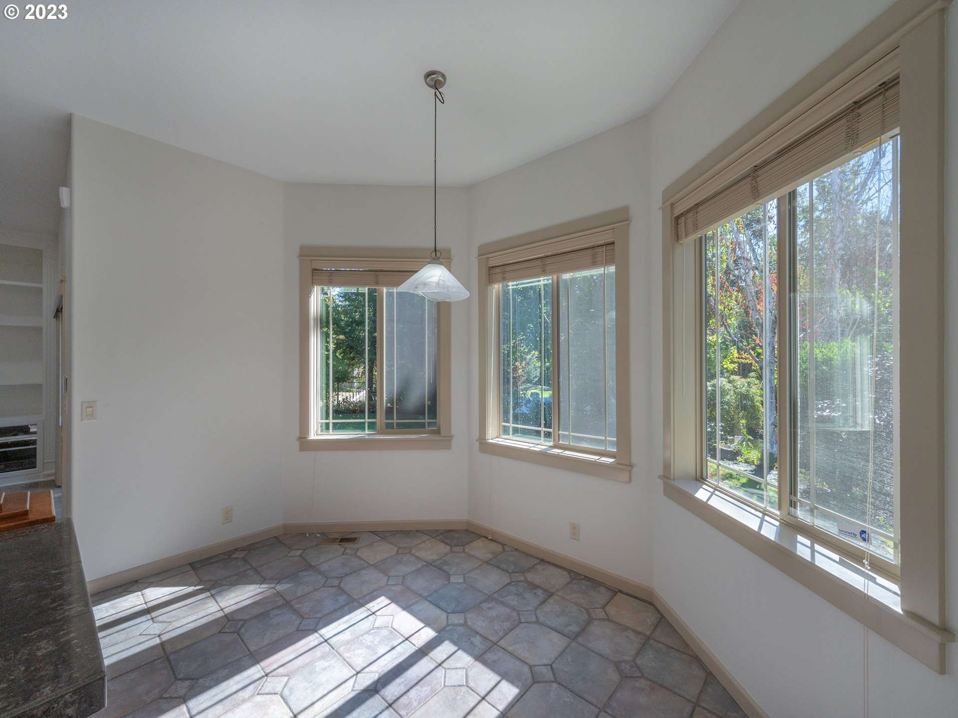 3384 Lakeside Drive Eugene, OR 97401 - Photo 14 of 48 a view of an empty room with windows