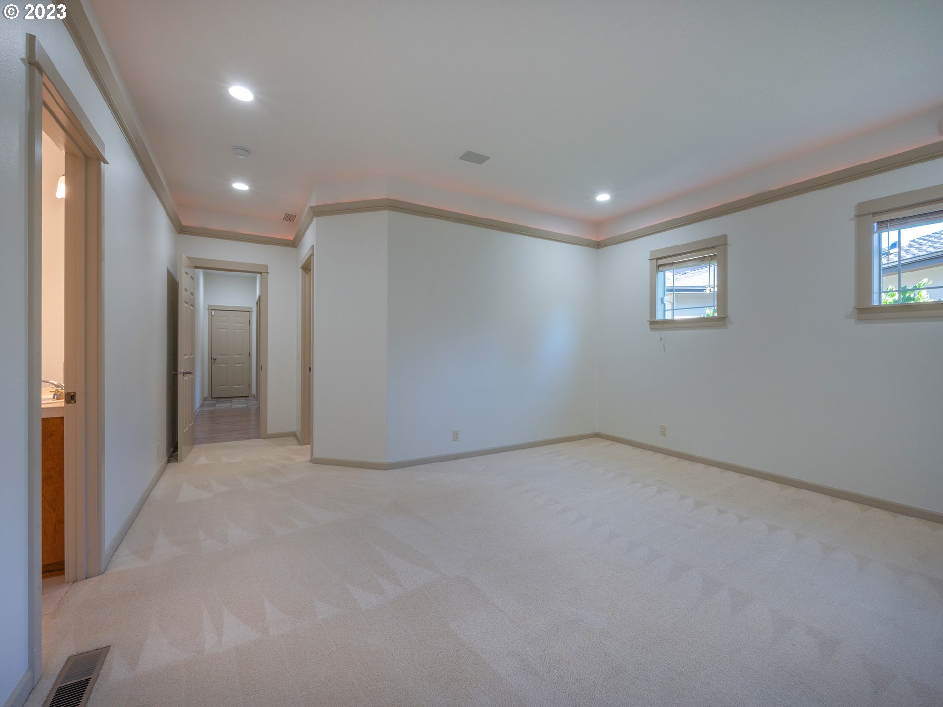 3384 Lakeside Drive Eugene, OR 97401 - Photo 22 of 48 a view of an empty room