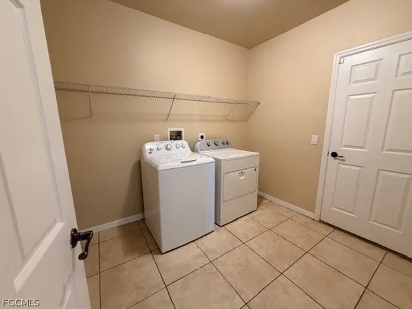 $2,025 | 360 Southwest 24th Place, Cape Coral, FL 33991