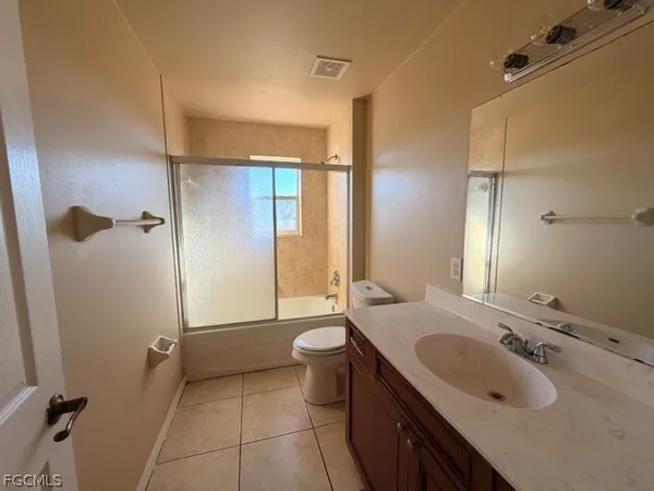 $2,025 | 360 Southwest 24th Place, Cape Coral, FL 33991