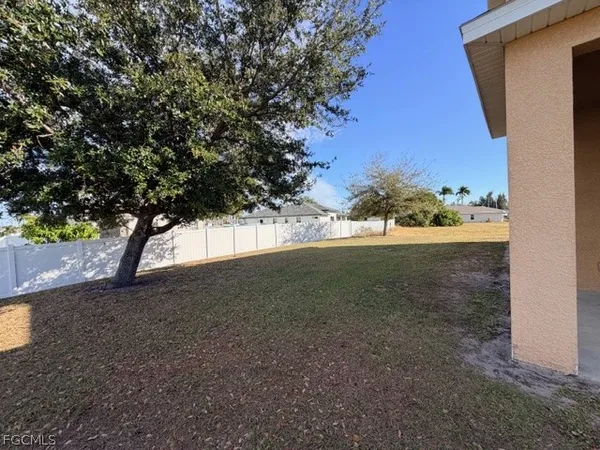 $2,025 | 360 Southwest 24th Place, Cape Coral, FL 33991