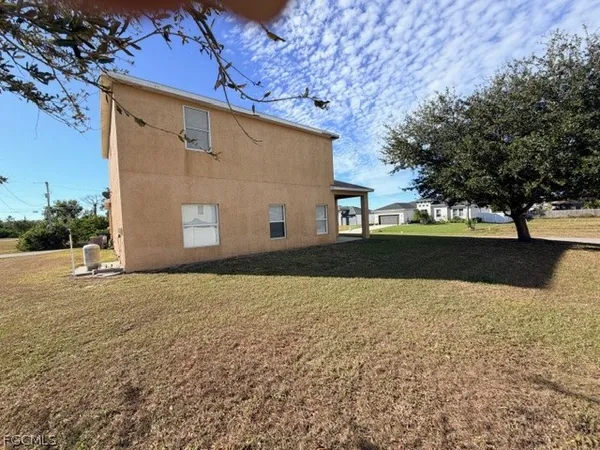 $2,025 | 360 Southwest 24th Place, Cape Coral, FL 33991