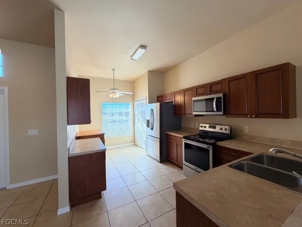 $2,025 | 360 Southwest 24th Place, Cape Coral, FL 33991