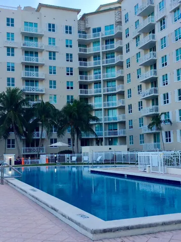 a view of a kitchen with a fountain