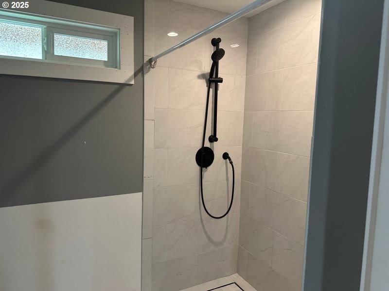 711 1st Street Brookings, OR 97415 - Photo 17 of 21